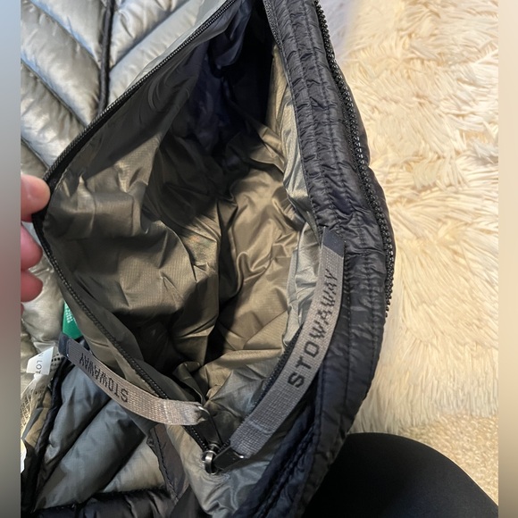 L. L. Bean black 850 goose down puffer jacket size medium - Picture 10 of 16